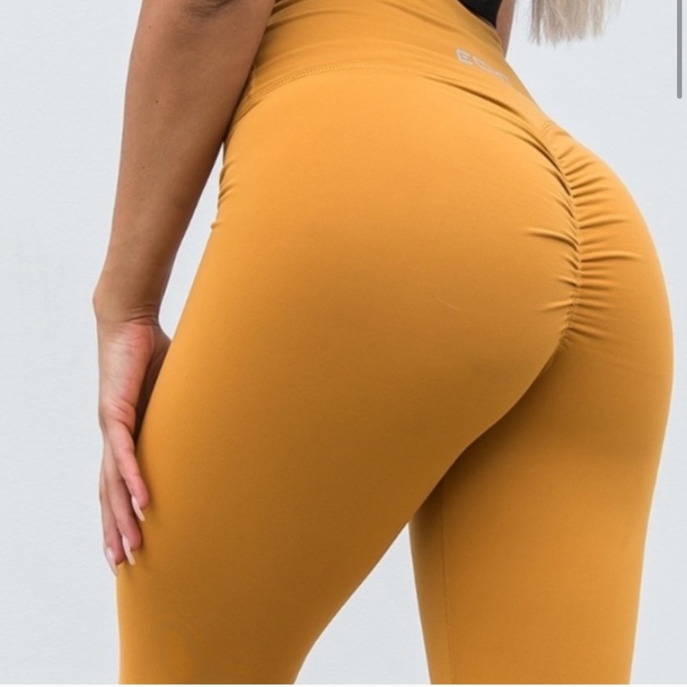 Echt Scrunch leggings